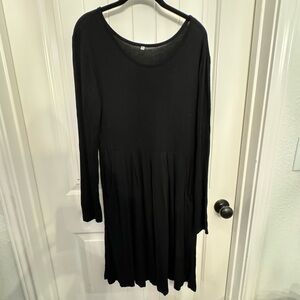Soft Tshirt Stretchy Dress w Long Sleeves & Pockets